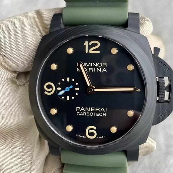 Panerai Luminor Marina Carbotech